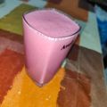Arvinder kaur का कुकस्नैप जब उन्होंने गुलाब लस्सी शॉट (gulab lassi shot recipe in Hindi) बनाया था।