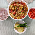 pinky makhija का कुकस्नैप जब उन्होंने मीठी तीखी मटर चाट (Mithi thikhi matar chaat recipe in hindi) बनाया था।