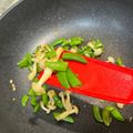 Hui-Ling Hu 的 鮮菇蒜香炒扁豆 cooksnap