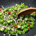 靜玥兒 的 青龍椒炒小魚干(簡單料理) cooksnap