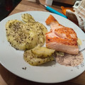 El cooksnap de Miguel Angel cuando hizo Lomo de salmón a la plancha y patatas al vapor con hierbas provenzales.