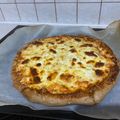 Cooksnap από ckhk στη συνταγή Πίτσα με τραγανή ζύμη ολικής άλεσης και Philadelphia Light 🍕