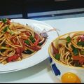 Veena Chopra का कुकस्नैप जब उन्होंने हक्का नूडल्स (Hakka Noodles recipe in hindi) बनाया था।