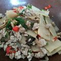 รูป Cooksnap ของ piya peipei เมื่อเขาทำ ผัดกะเพราหมูสับหน่อไม้ดอง
