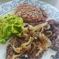 El cooksnap de Ana Angel cuando hizo Bisteces de res encebollados.