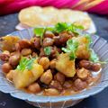 Mukti Bhargava का कुकस्नैप जब उन्होंने मसालेदार आलू चना करी (Masaledar aloo chana curry recipe in hindi) बनाया था।
