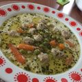 Beáta Hujber Cooksnap-ja, amikor elkészítette a(z) Tárkonyos, mini húsgombóc leves receptet.