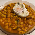 El cooksnap de Eduardo Agudo Alba cuando hizo Garbanzos en salsa de tomate con shiitake y huevo poché.