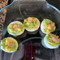 El cooksnap de Laura cuando hizo Huevos rellenos de gambas y aguacate.
