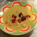 Ferencné Becsei Irénke Cooksnap-ja, amikor elkészítette a(z) Zöldség krémleves pirított sonkával,croutonnal receptet.