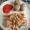 El cooksnap de Monik cuando hizo Salmón al ajillo sobre patatas a lo pobre.
