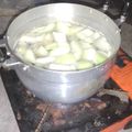 รูป Cooksnap ของ ingdee sun เมื่อเขาทำ ต้มจืดแตงกวาใส่ปลาหมึกฉีกและไก่ by พี่พลอยฟ้า