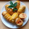 Cooksnap dari Ria Mamanya Tata untuk resep Roti Unyil Sosis Keju Favorit Keluarga ( Mini Sausage roll bun) 