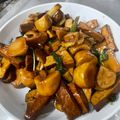 Penny Jie 的 三杯豆干杏包菇 cooksnap