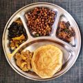 Sonal Sardesai Gautam का कुकस्नैप जब उन्होंने अष्टमी कन्या पूजन भोग थाली(ashtami kanya pujanbhog thali recipe in hindi) बनाया था।