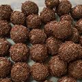 Cooksnap dari Ine Damayanti untuk resep Bola bola marie coklat meses cemilan mudah