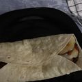 El cooksnap de Raul Nuñez cuando hizo Tosta de hummus de aguacate con tomate balsámico y queso curado.🧀🥑🧀.