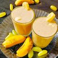 @shipra verma का कुकस्नैप जब उन्होंने अंगूर केला चीकू स्मूदी (Angoor kela chiku smoothie recipe in hindi) बनाया था।