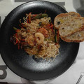 El cooksnap de Monika Aparicio cuando hizo Ramen noodles con verduras y gambas.