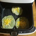 El cooksnap de Lyd cuando hizo Hamburguesas de pollo, queso y espinacas ¡caseras! En la freidora de aire (Airfryer).