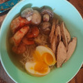 El cooksnap de carla montesinos cuando hizo Ramen de pollo y langostinos.