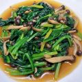小白 的 菠菜炒鴻禧菇 cooksnap