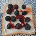 El cooksnap de lima cuando hizo Mini tapita de mousse de queso Philadelphia con arándanos azules.