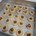 Cooksnap dari yunita fa untuk resep Thumbprint strawberry cheese cookies / cookies jempol