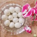 Sudha Singh का कुकस्नैप जब उन्होंने छैने के रसगुल्ले(Chene rasgulla recipe in hindi) बनाया था।