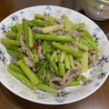 卓秀頤 的 蘆筍炒牛肉絲(簡單料理) cooksnap