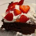 Cooksnap de Amor na Cozinha quando cozinhou Bolo de Chocolate com Chantilly e Morangos.