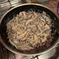 El cooksnap de Cranky I cuando hizo Pasta cremosa con portobello y hongo de pino.