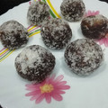 Aruna Thapar's cooksnap of when they made Dates laddu.