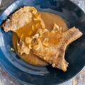 El cooksnap de raulg cuando hizo Chuletas de cerdo en salsa de ajos.