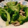 Abbie Chang 的 綠花椰炒香菇 cooksnap
