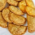 Shagufta Asif's cooksnap of when they made CHICKEN D-SHAPE SAMOSA.