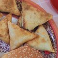 Aamna Saad's cooksnap of when they made Memni qeema samosa.