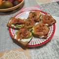 El cooksnap de Tania Díaz cuando hizo Tostada de salmón ahumado con aguacate y queso batido con toque gorgonzola.