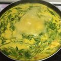 Cooksnap Silvi Wulan semasa beliau membuat Udang & Kangkung Masak Lemak Cili Padi.