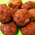 Magyarné Nyírő Kati Cooksnap-ja, amikor elkészítette a(z) Retró fasírt, vele sült, fűszeres burgonyával, sütőben sütve receptet.