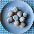 Amelie Singhania's cooksnap of when they made Quick and Easy Doughnuts Made with One Egg and Pancake Mix.