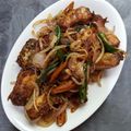 Cooksnap Erna Hezreen Hamzah semasa beliau membuat Vietnamese lemongrass chicken.