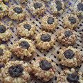 Cooksnap dari Ana Puspita untuk resep Peanut Choco Thumbprint Cookies renyah+step by step 