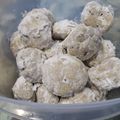 sylvia.ramirez1933's cooksnap of when they made Snowballs (Italian wedding cookies).