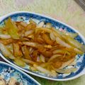 綺綺 的 醬炒洋蔥牛蒡甜不辣 cooksnap