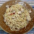 Cooksnap dari Gertrude Agnès untuk resep Spaghetti aglio oglio salmon