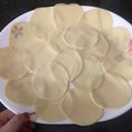 Cooksnap RozzaFarisha semasa beliau membuat Wonton Skins/Dumpling Wrappers/ Kulit Wantan Homemade.