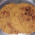 Hemani Gupta का कुकस्नैप जब उन्होंने मक्की का पराठा (makki ka paratha recipe in hindi) बनाया था।
