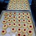 Cooksnap dari Neng96 Nengsitikomariah untuk resep Thumbprint Strawberry Cheese