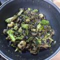 El cooksnap de David Perez Llorente cuando hizo Brócoli salteado con champiñones y gambas.
